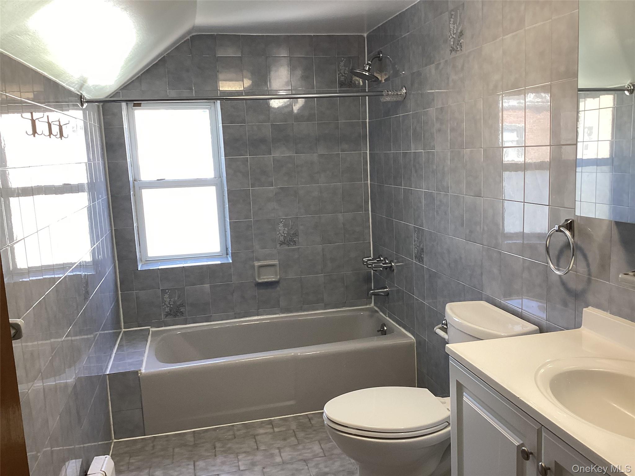 6124 169th Street Property Photo 6