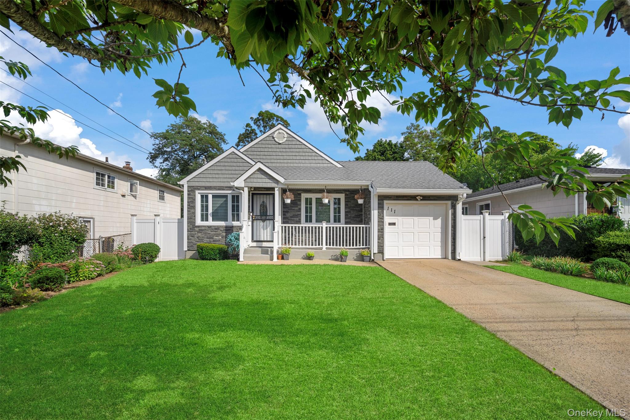 111 Woodside Avenue Property Photo 1