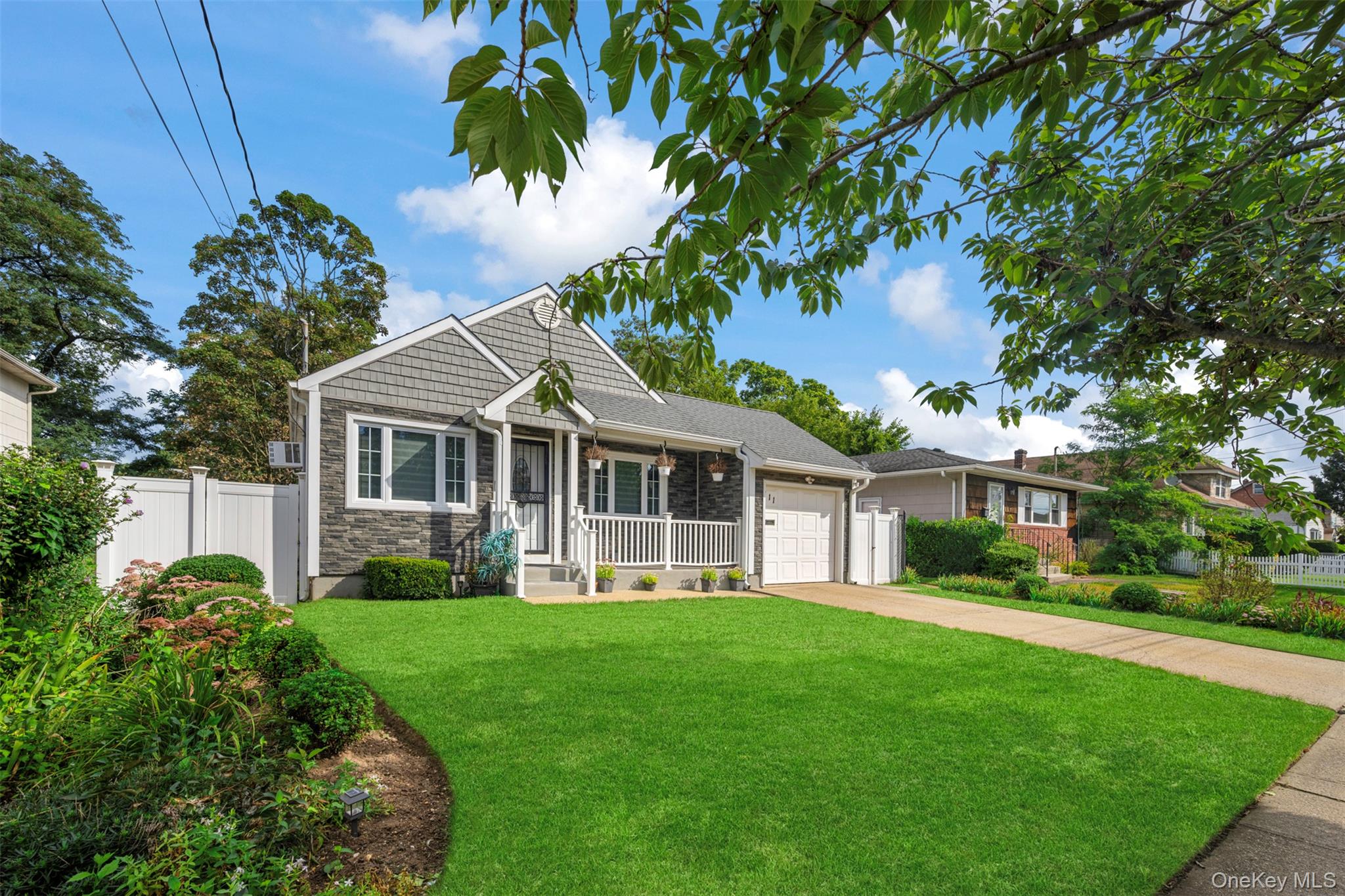 111 Woodside Avenue Property Photo 3