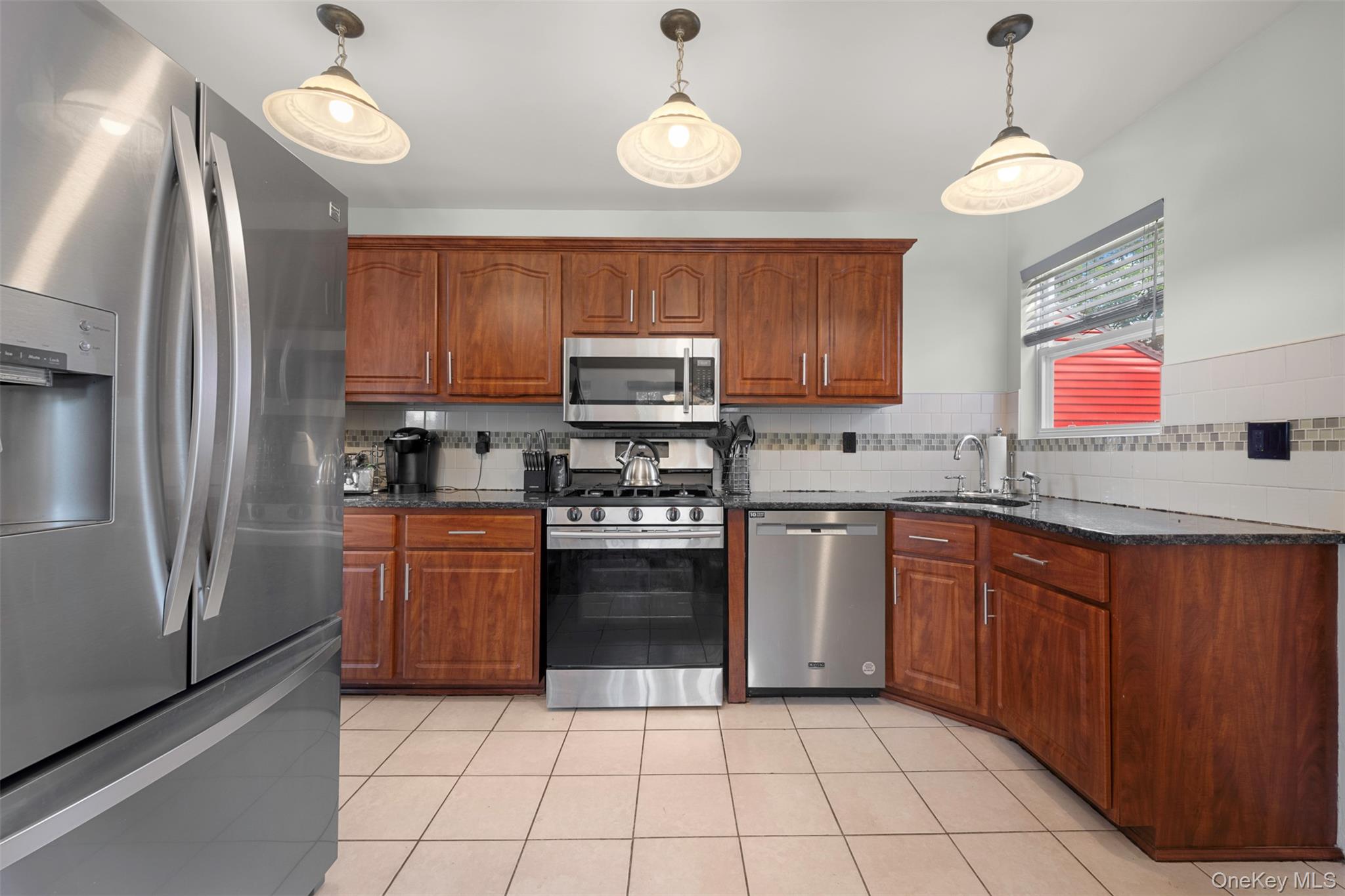 111 Woodside Avenue Property Photo 15