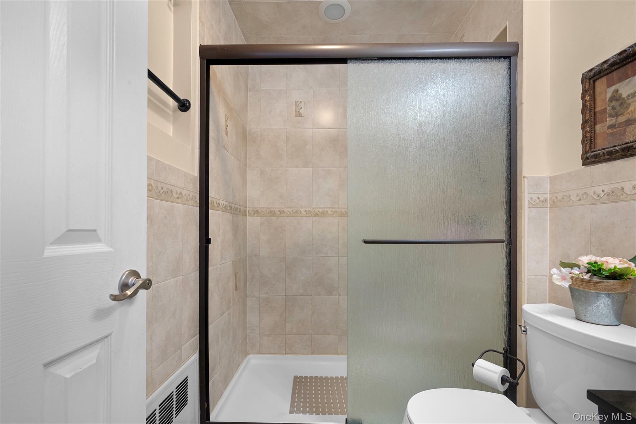 111 Woodside Avenue Property Photo 19