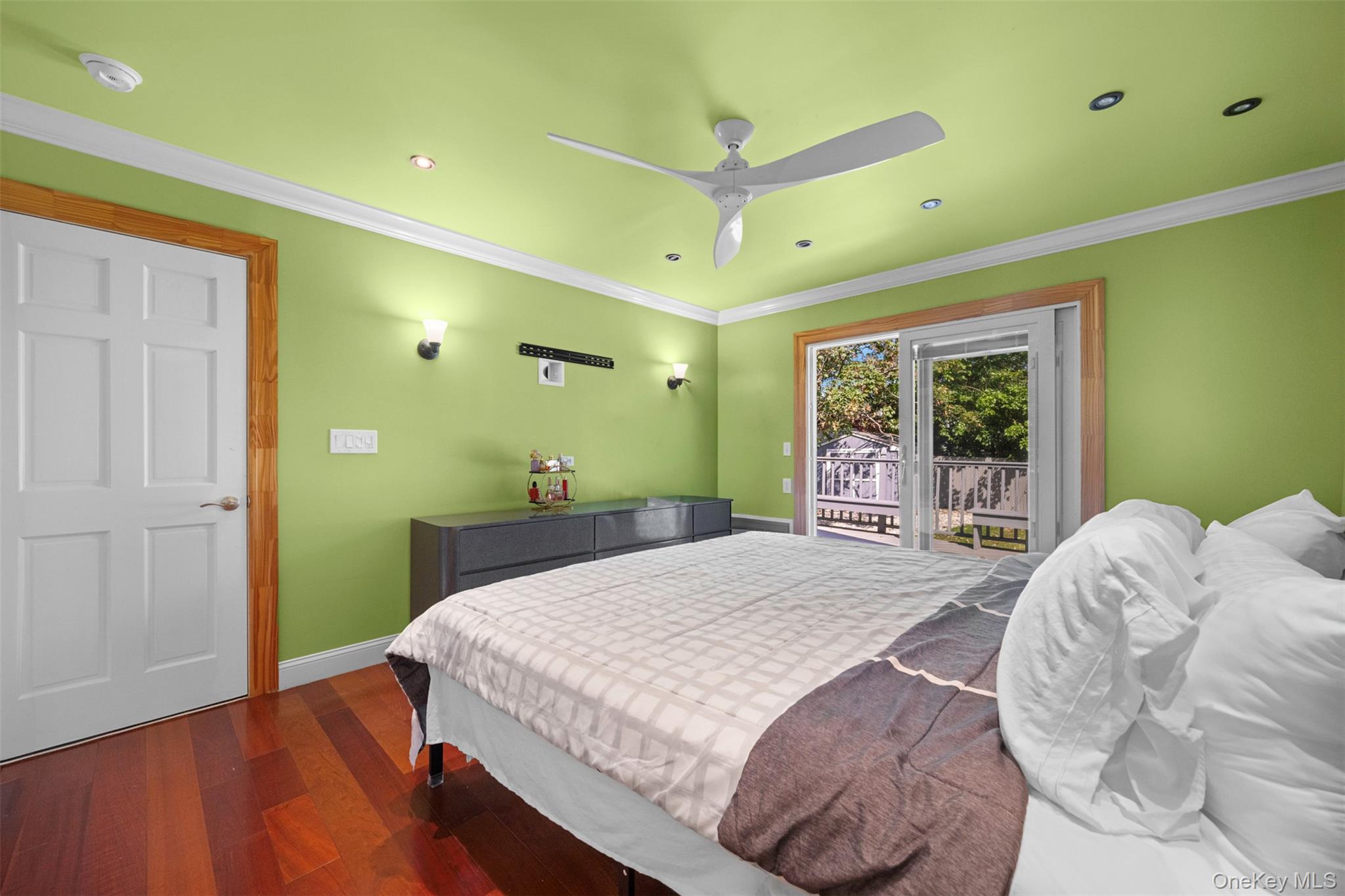 111 Woodside Avenue Property Photo 21
