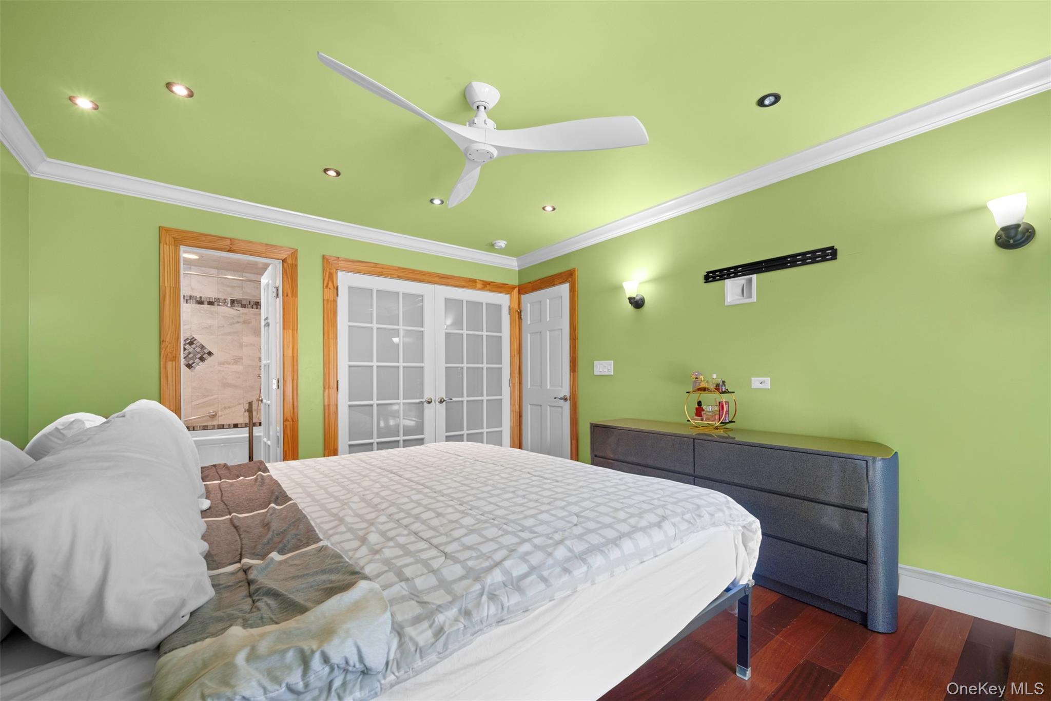111 Woodside Avenue Property Photo 26