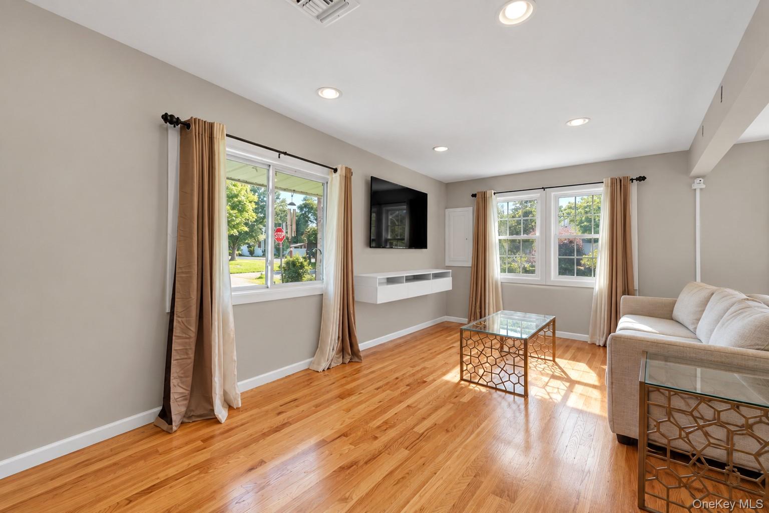 11 Palm Street Property Photo 6