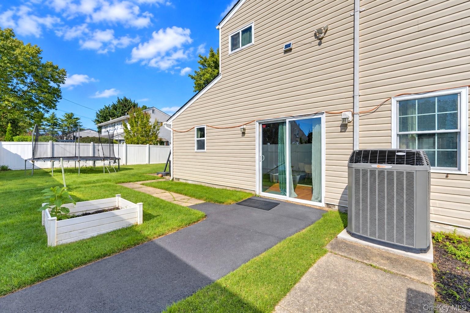 11 Palm Street Property Photo 30