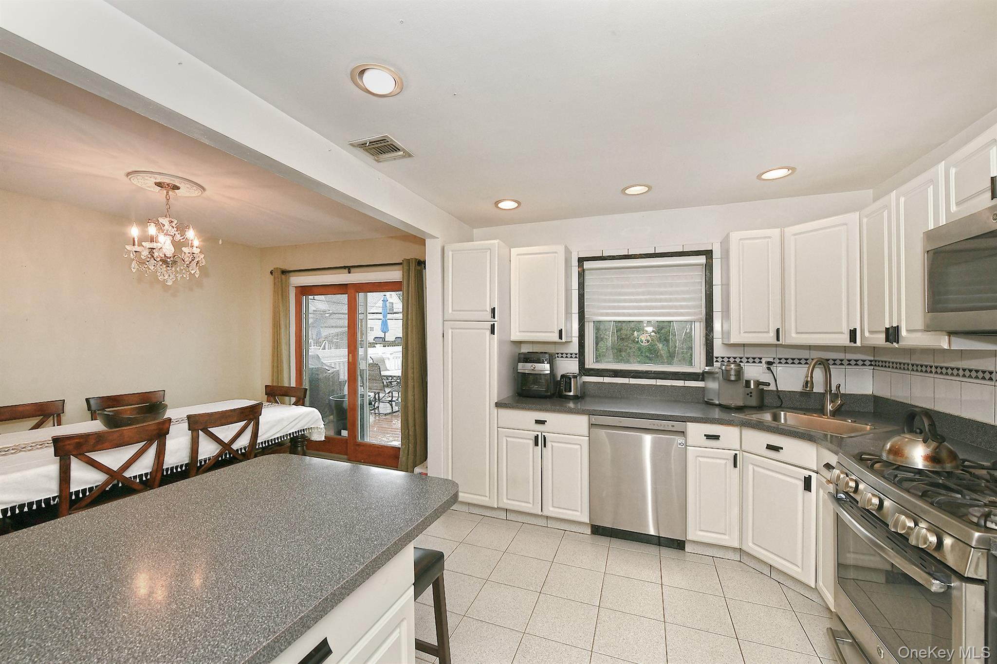 3730 Bernard Drive Property Photo 16