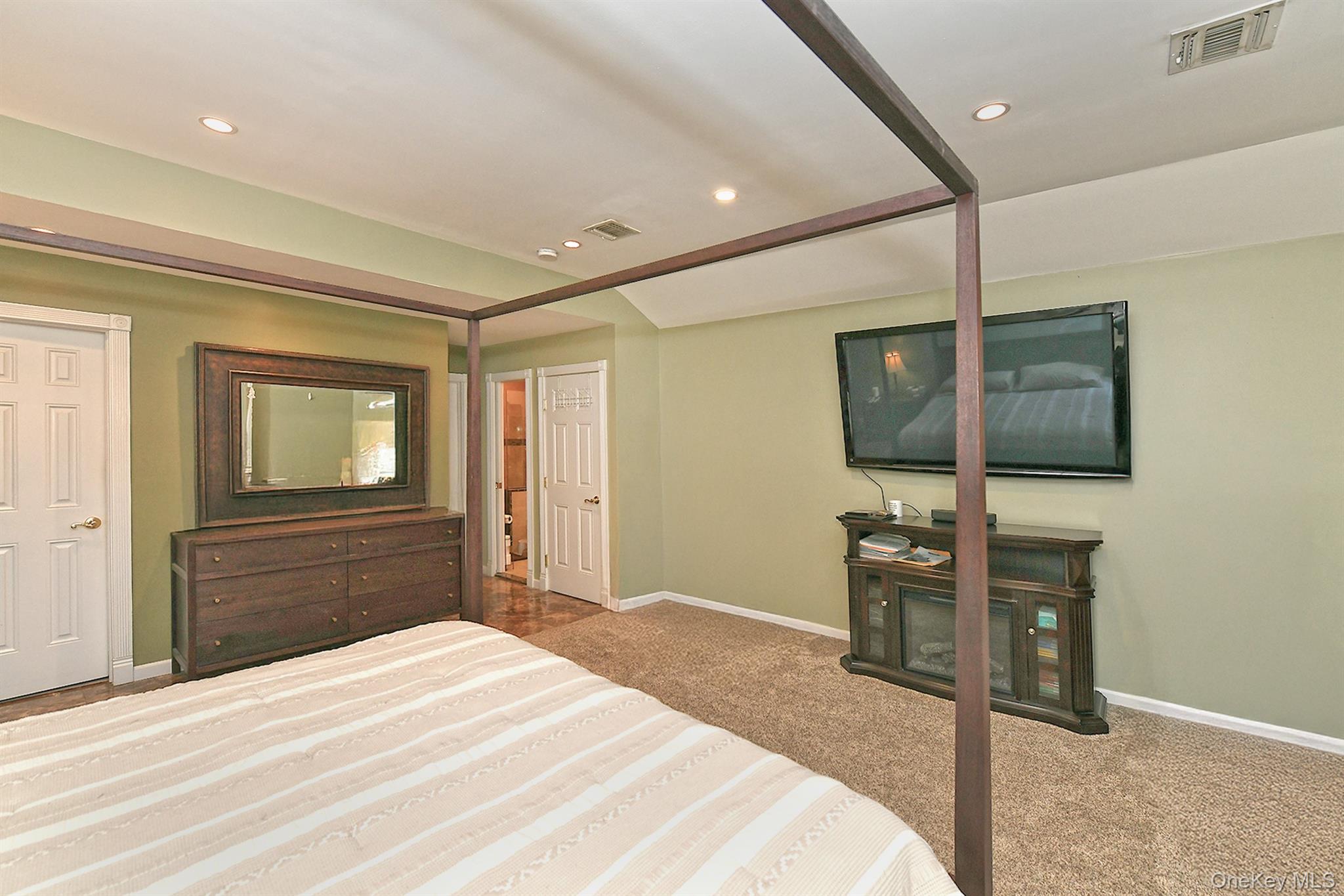 3730 Bernard Drive Property Photo 19