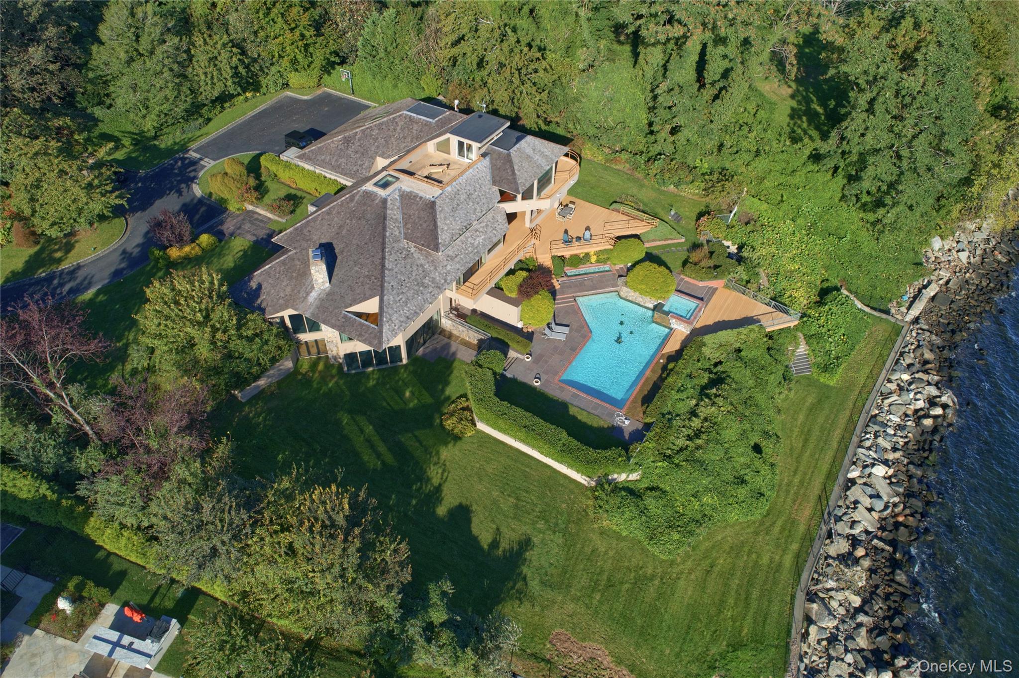 15 Gatsby Lane Property Photo 3