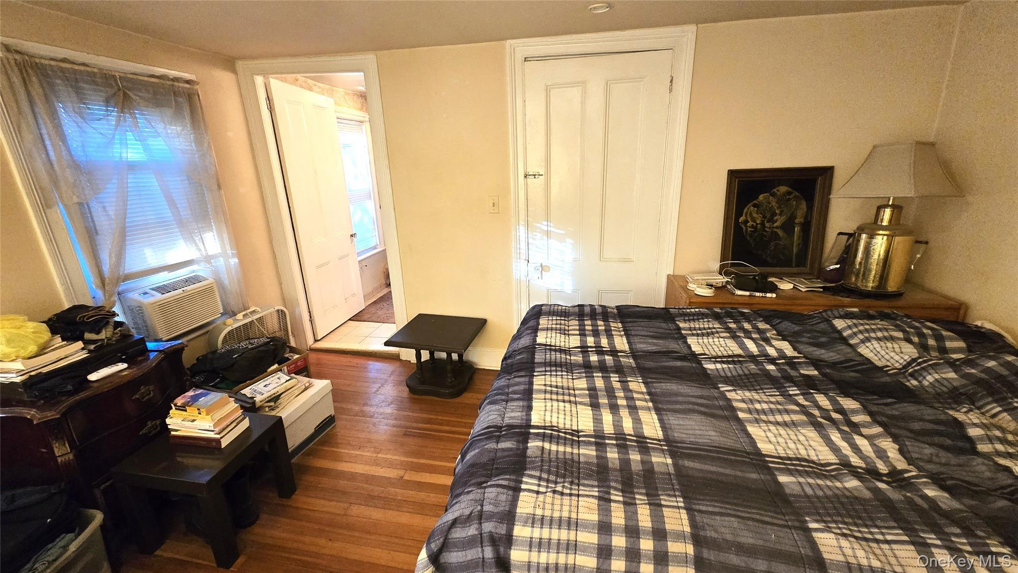 24 S Elm Street Property Photo 4