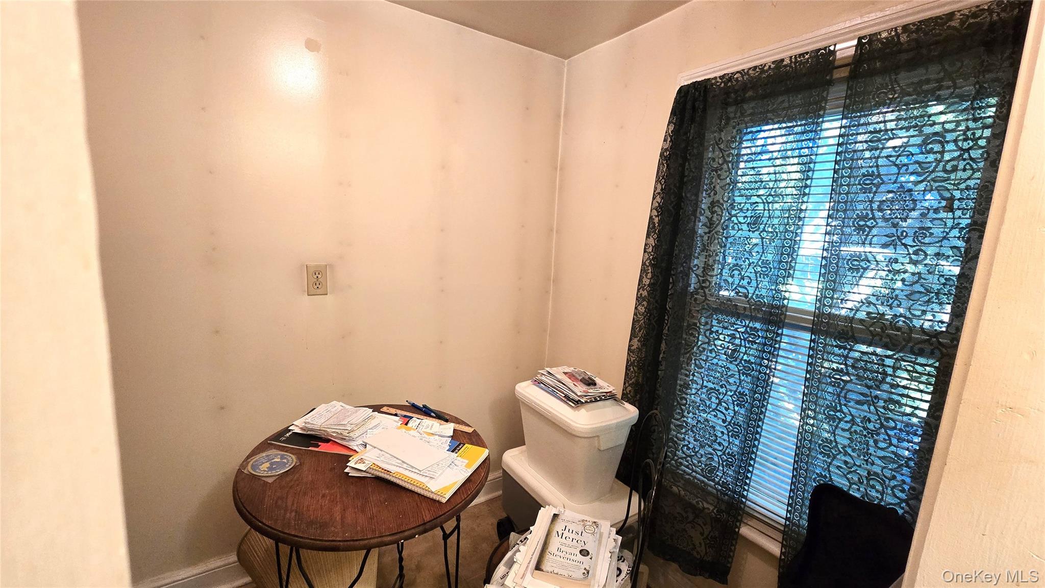24 S Elm Street Property Photo 10