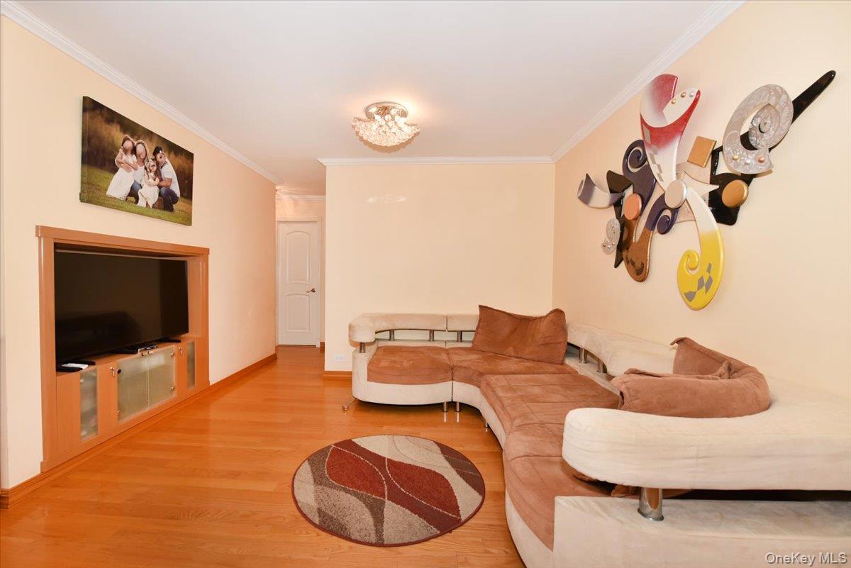 9737 63rd Road 10e Property Photo 5