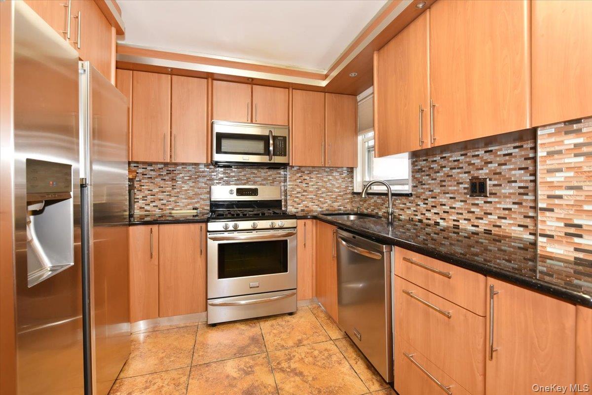 9737 63rd Road 10e Property Photo 15