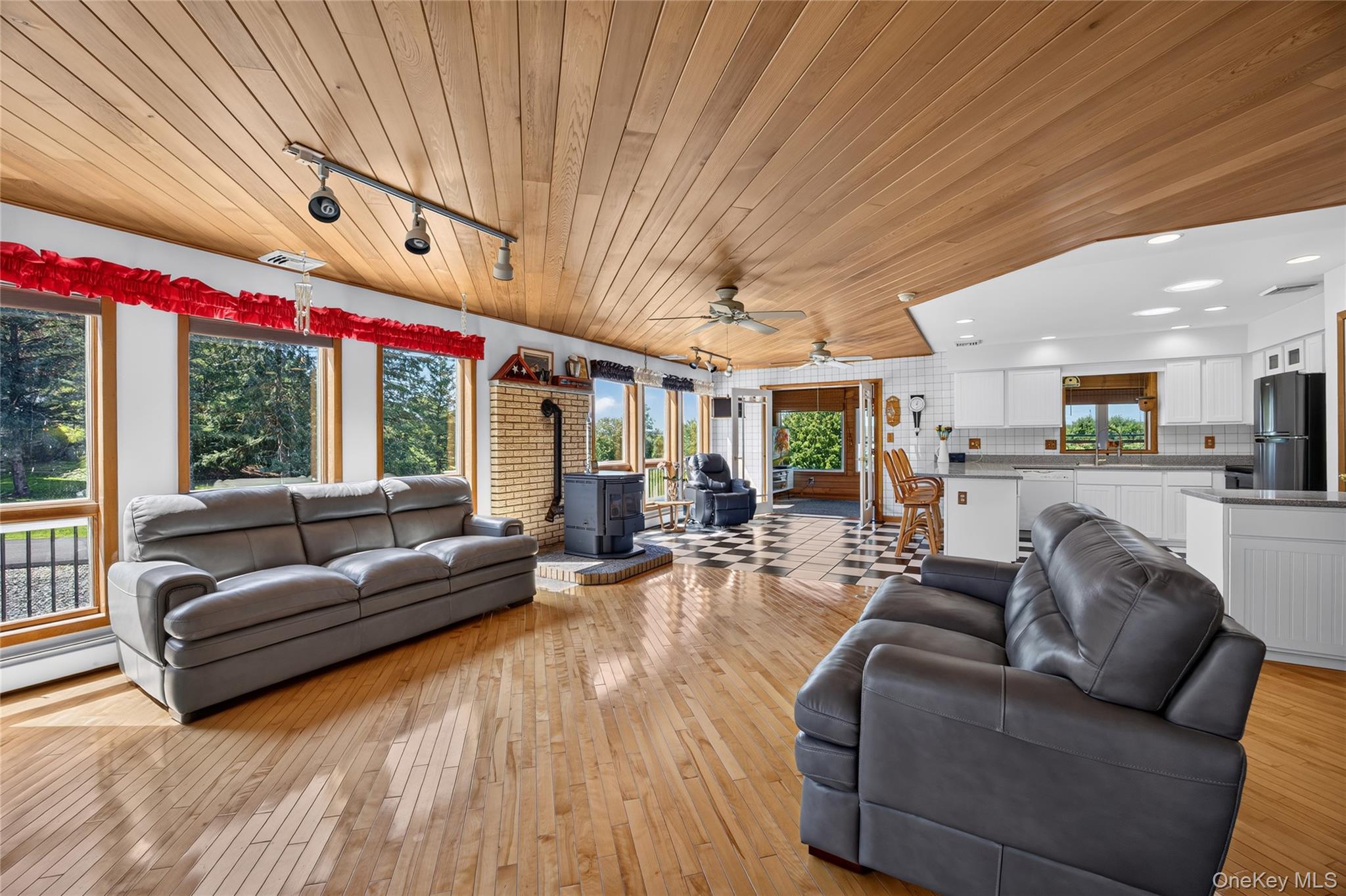 122 Dekay Road Property Photo 10