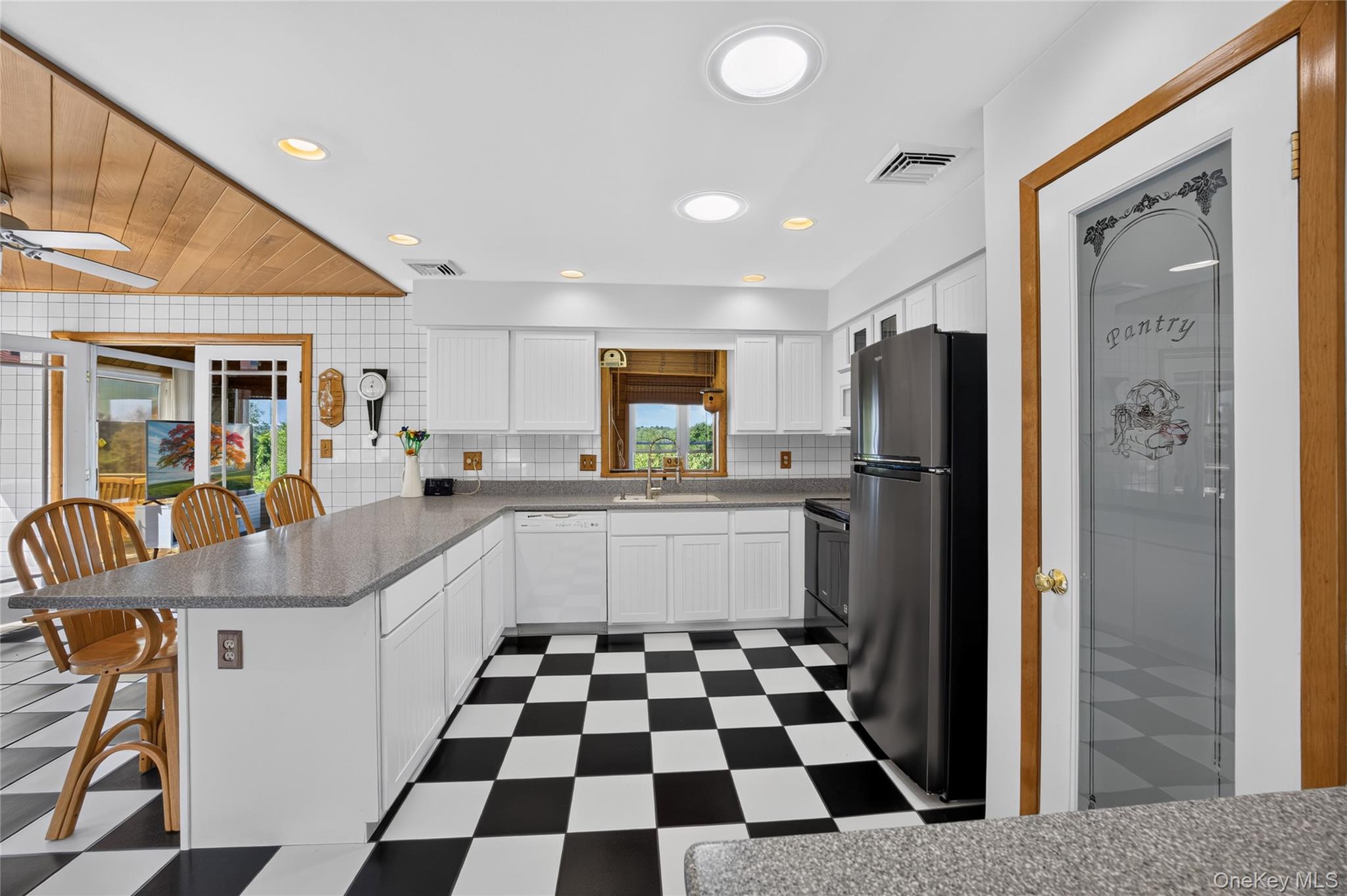 122 Dekay Road Property Photo 14
