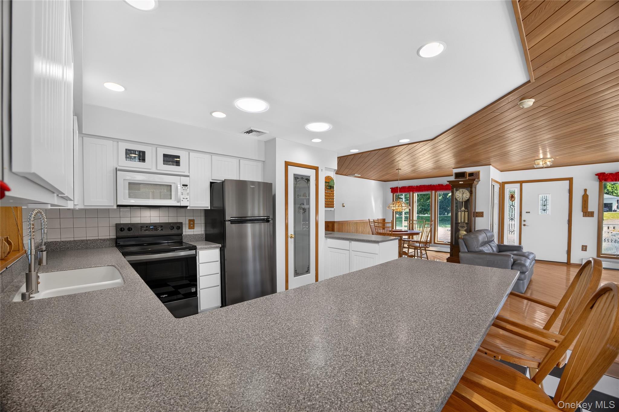 122 Dekay Road Property Photo 17