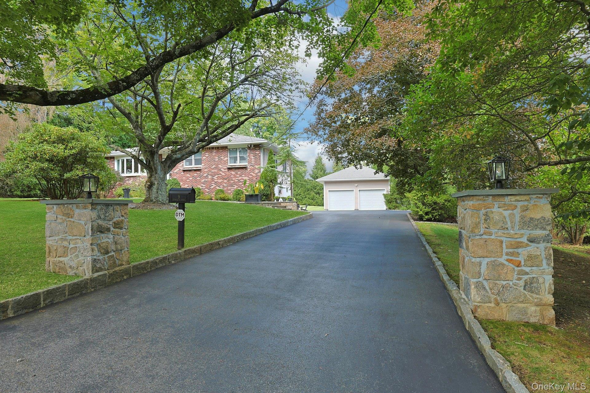 9 Stonegate Road Property Photo 1