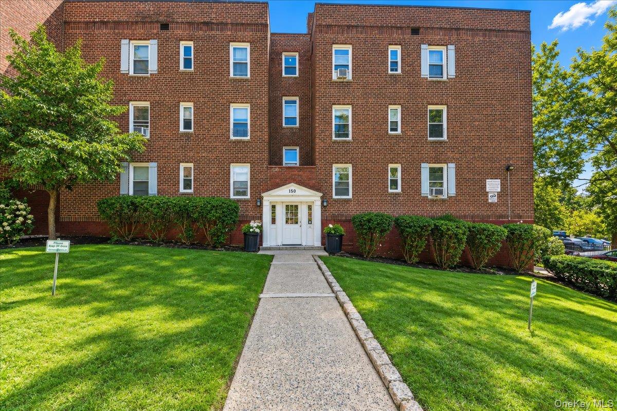 150 Ravine Avenue 3b Property Photo 3