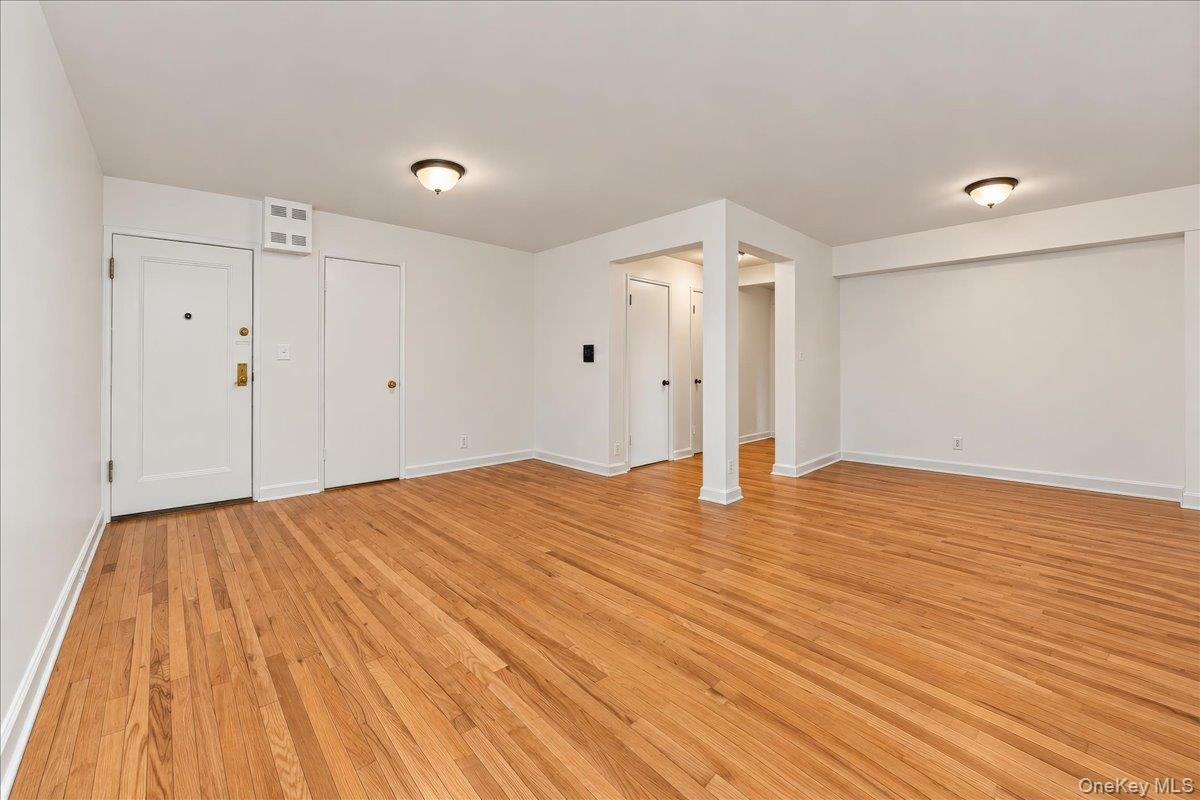 150 Ravine Avenue 3b Property Photo 14