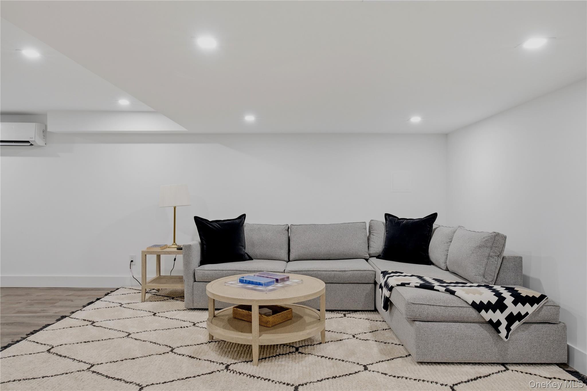 12 Surrey Court Property Photo 20