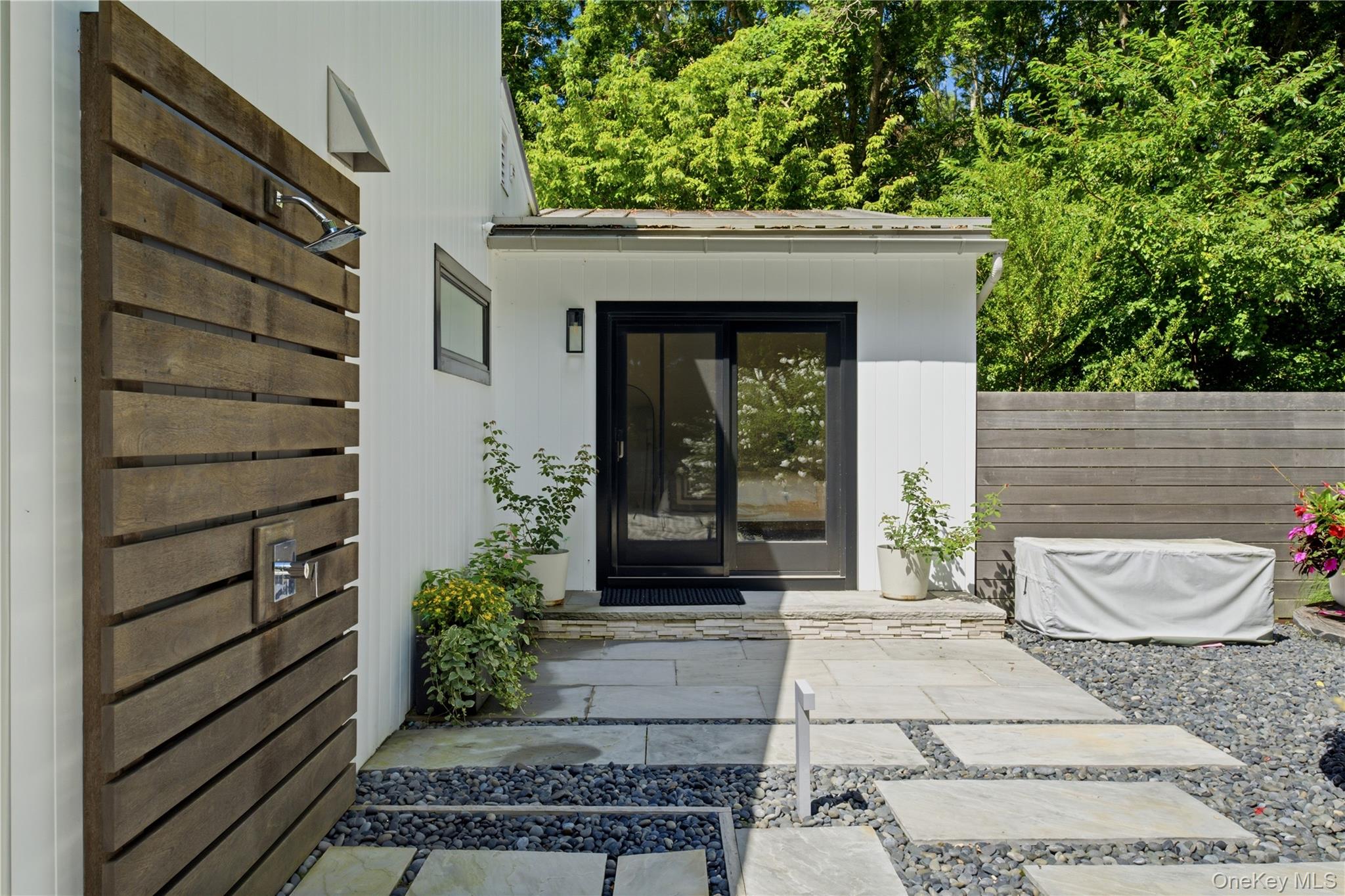 12 Surrey Court Property Photo 27