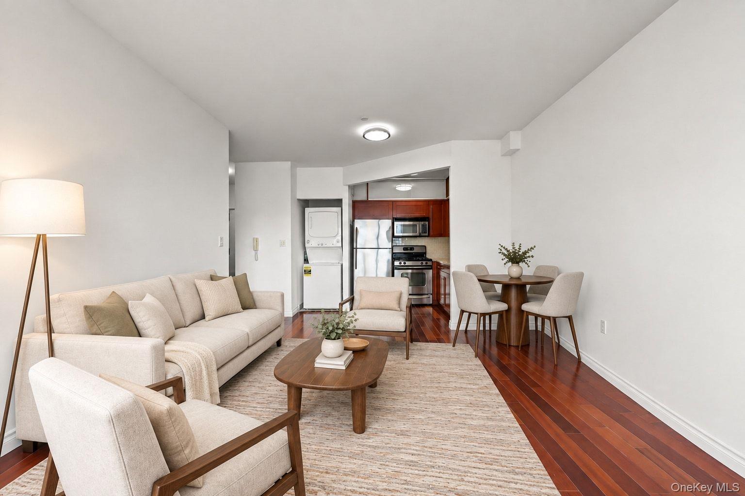 30-85 Vernon Boulevard 6e Property Photo 3