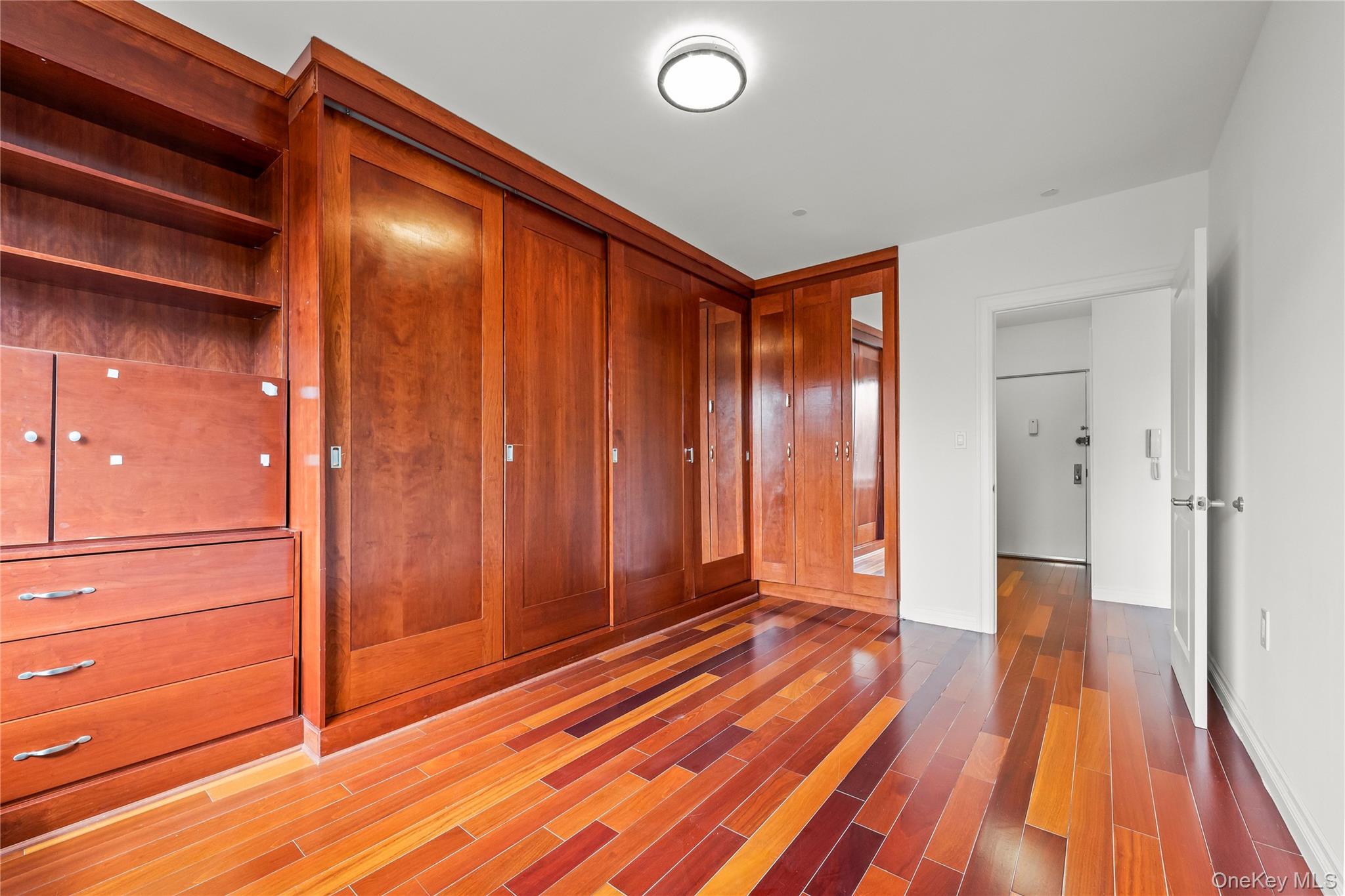 30-85 Vernon Boulevard 6e Property Photo 14