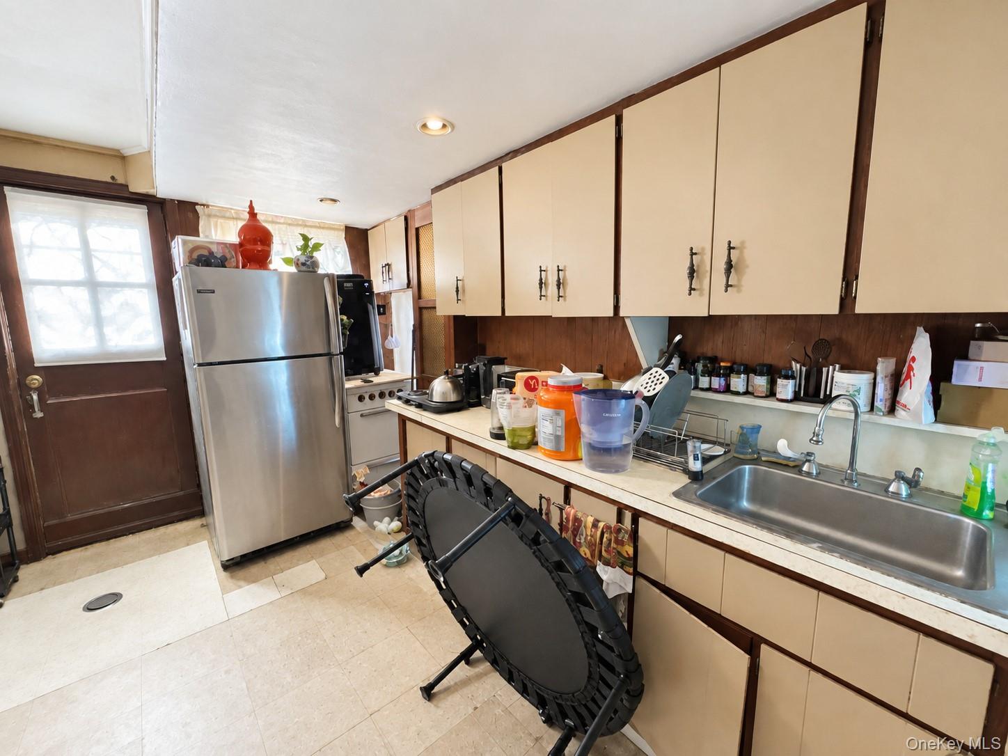 578 Remsen Avenue Property Photo 8