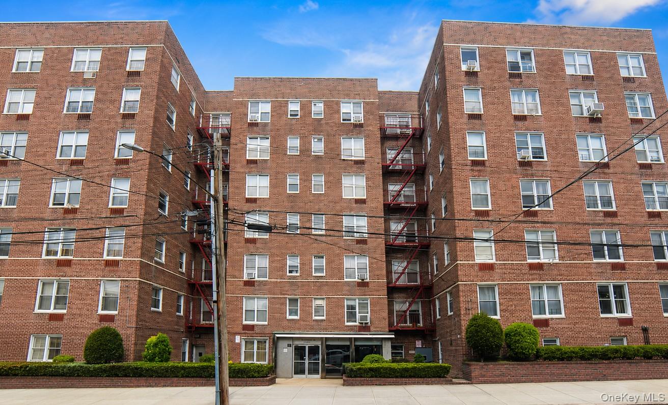 63-45 Saunders Street 3e Property Photo 7