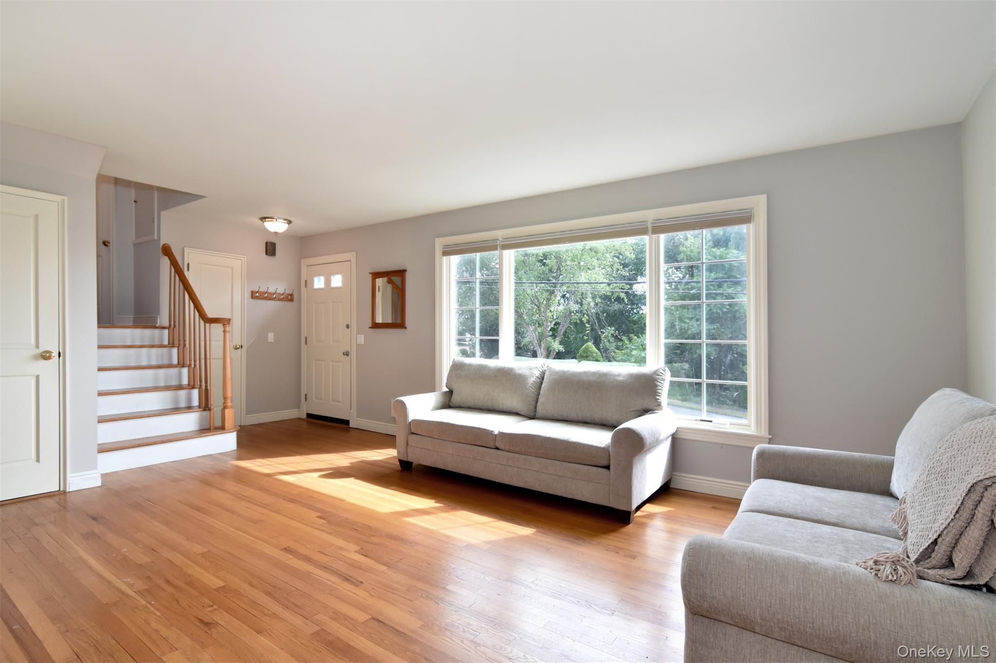 27 White Plains Avenue Property Photo 2