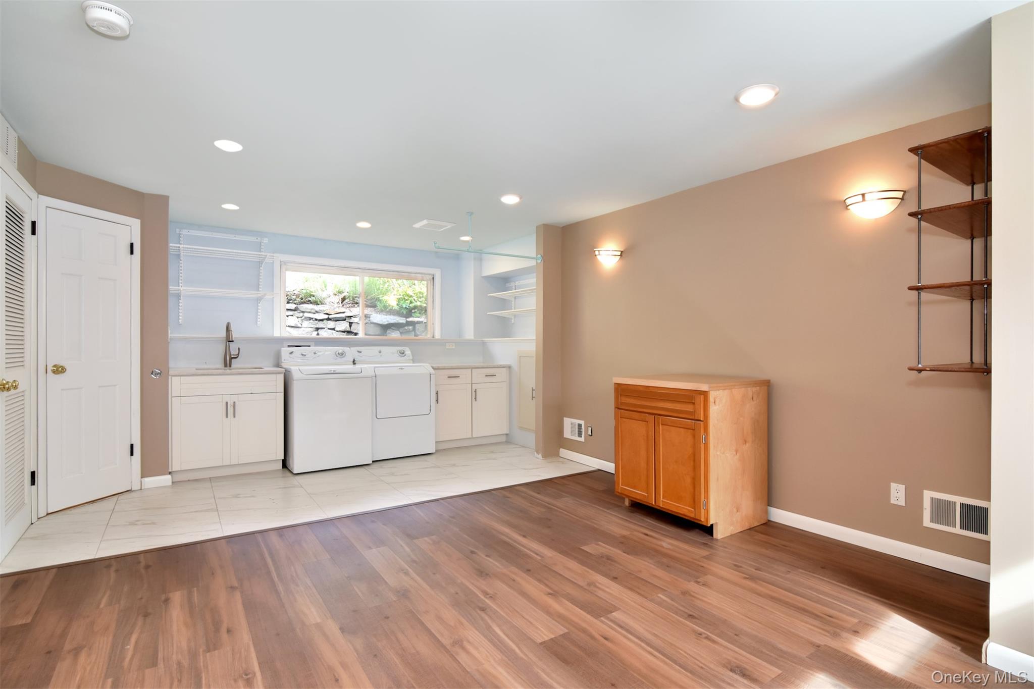 27 White Plains Avenue Property Photo 14