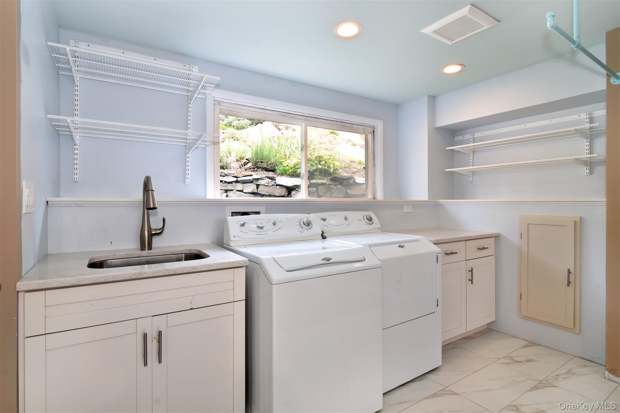 27 White Plains Avenue Property Photo 15