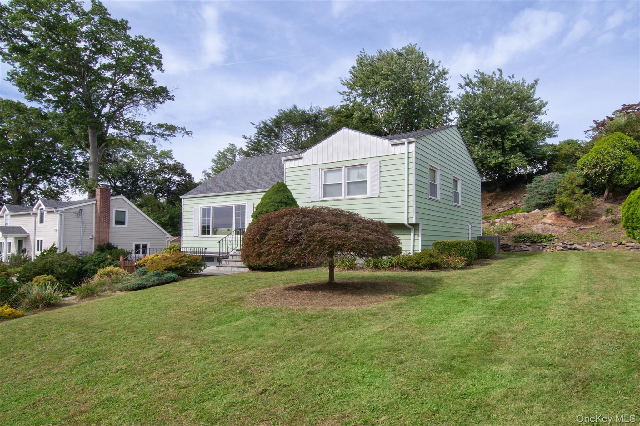 27 White Plains Avenue Property Photo 21