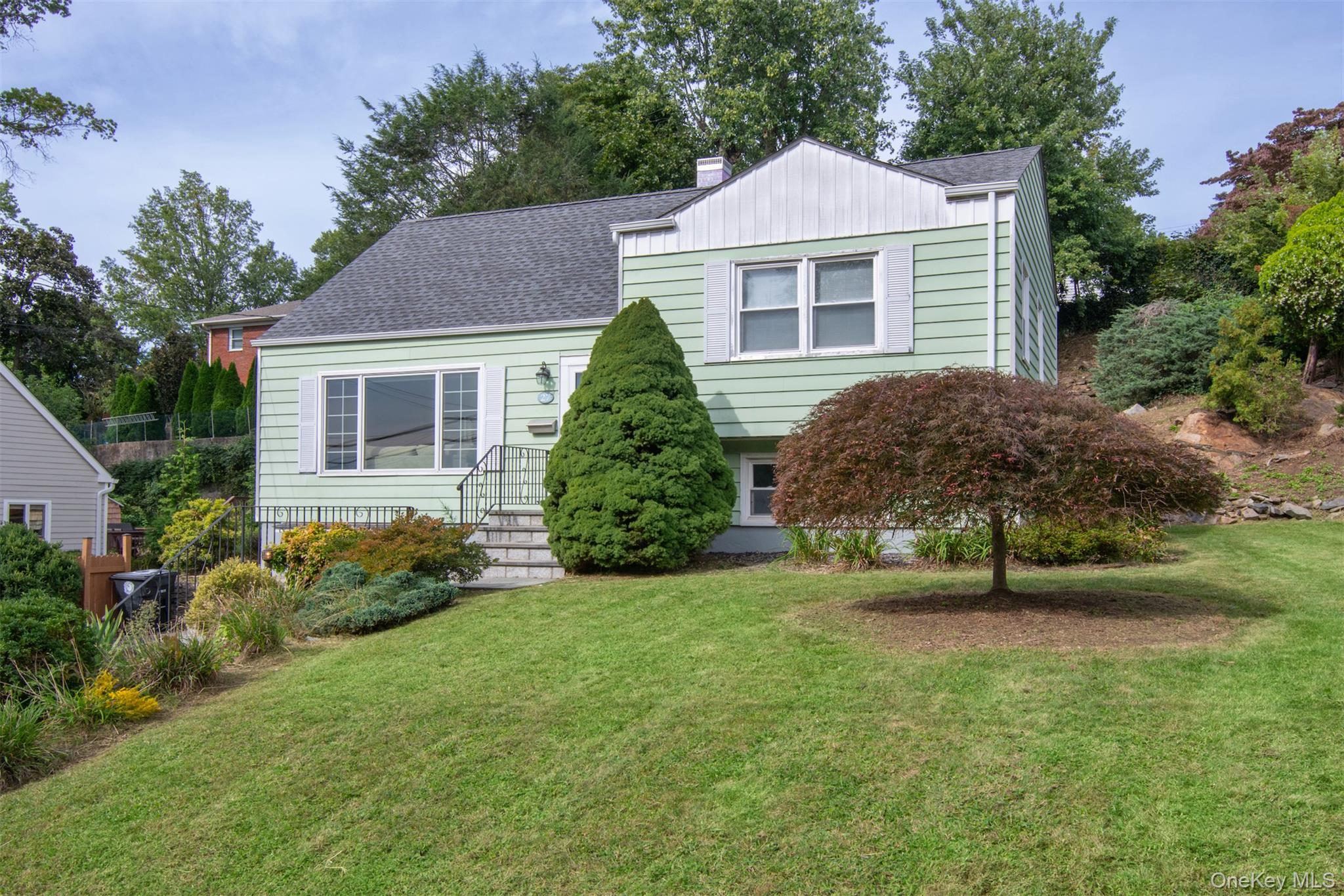 27 White Plains Avenue Property Photo 22