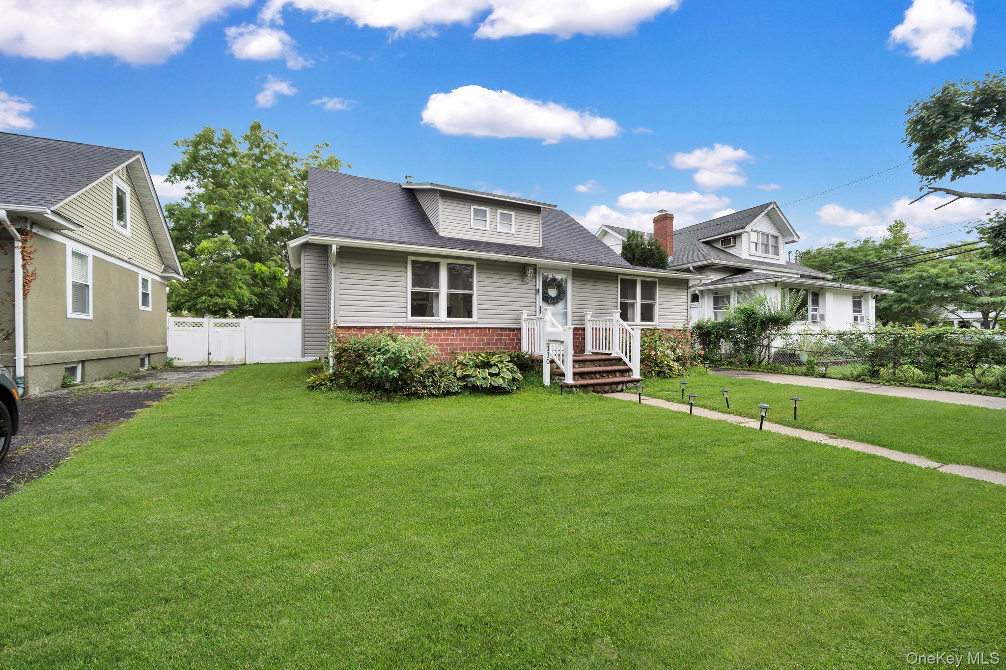 110 N Park Avenue Property Photo 2
