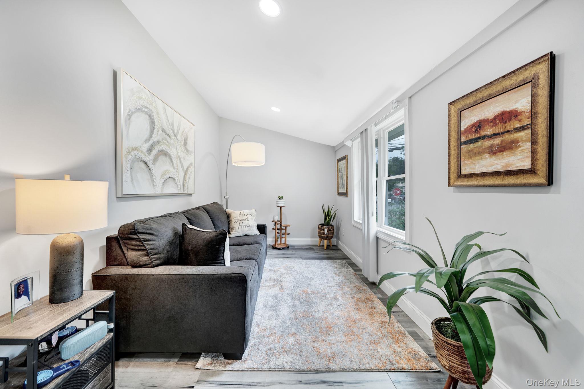 110 N Park Avenue Property Photo 3