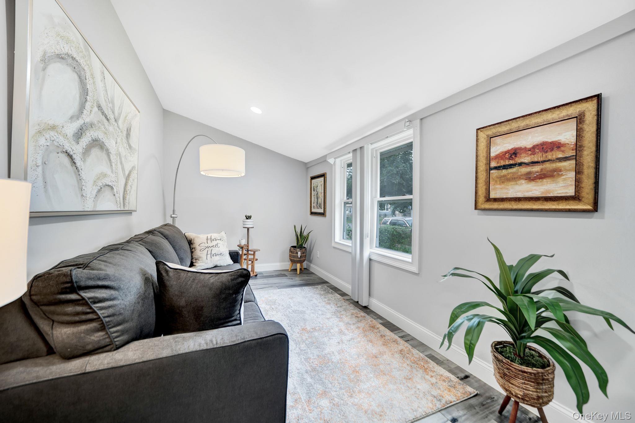 110 N Park Avenue Property Photo 4
