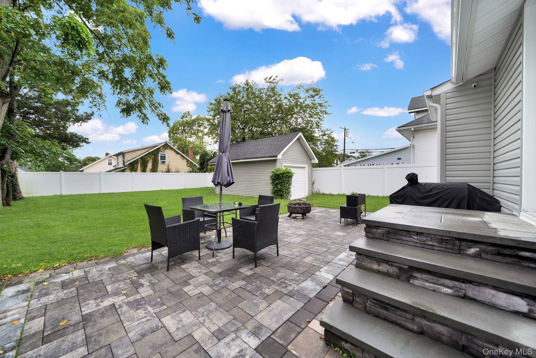 110 N Park Avenue Property Photo 32
