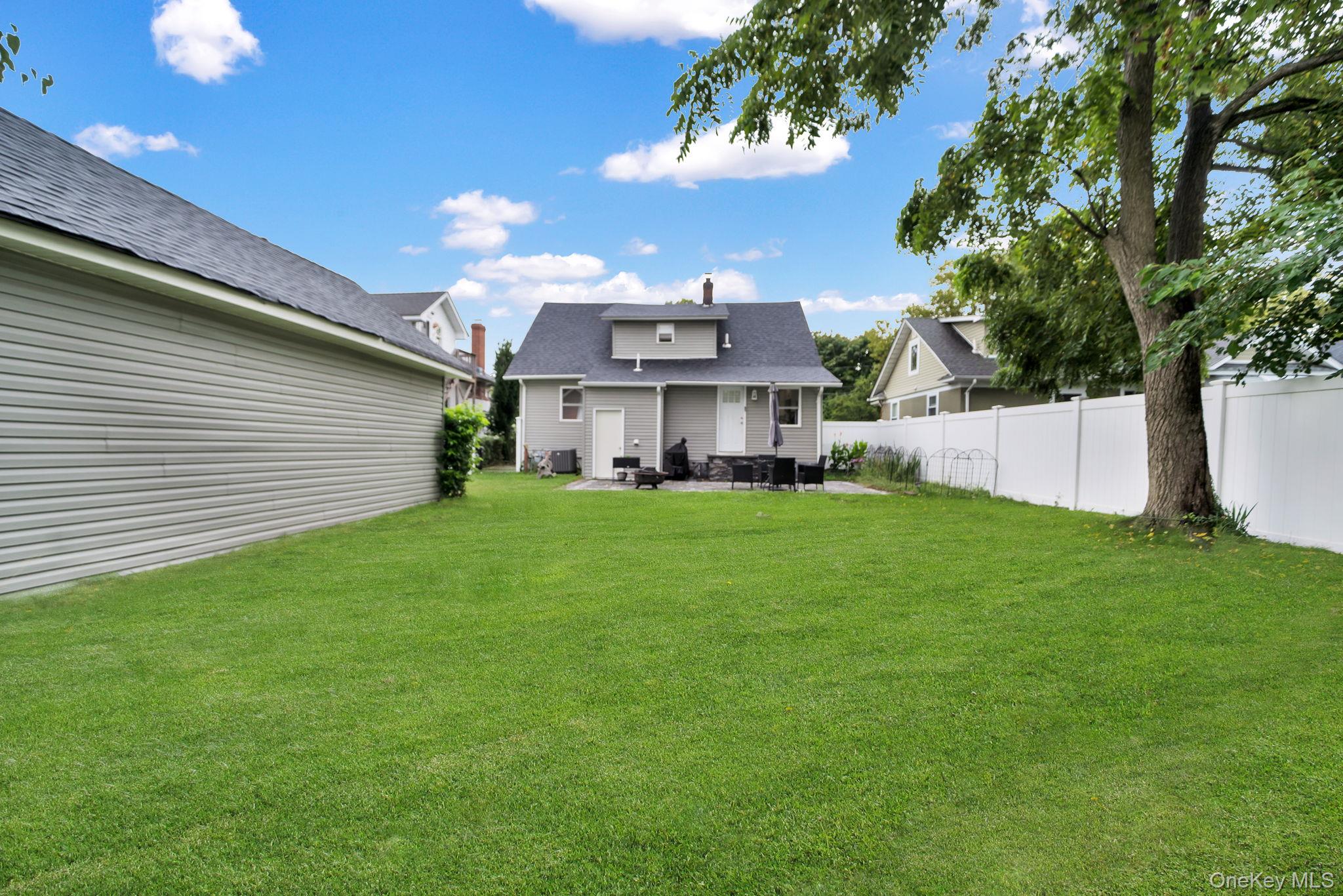 110 N Park Avenue Property Photo 34