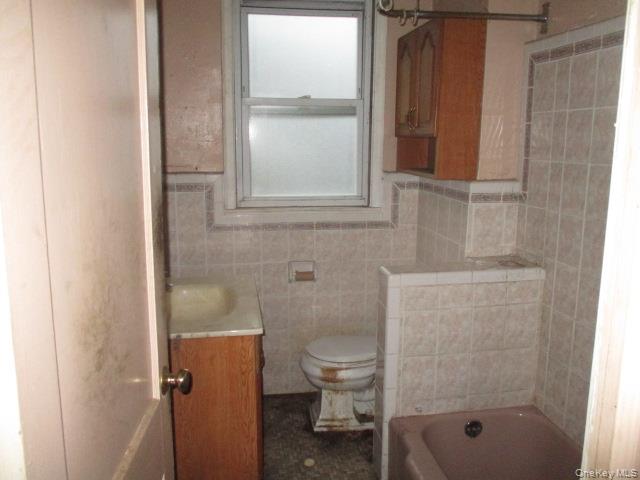 98 Marine Street Property Photo 7
