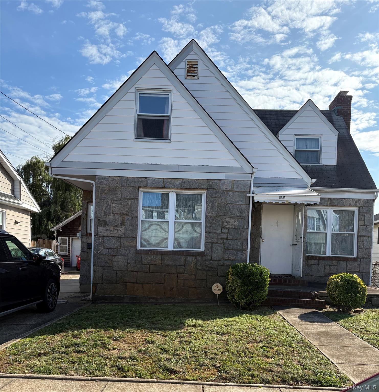 22 E Maple Street 2 Property Photo 1