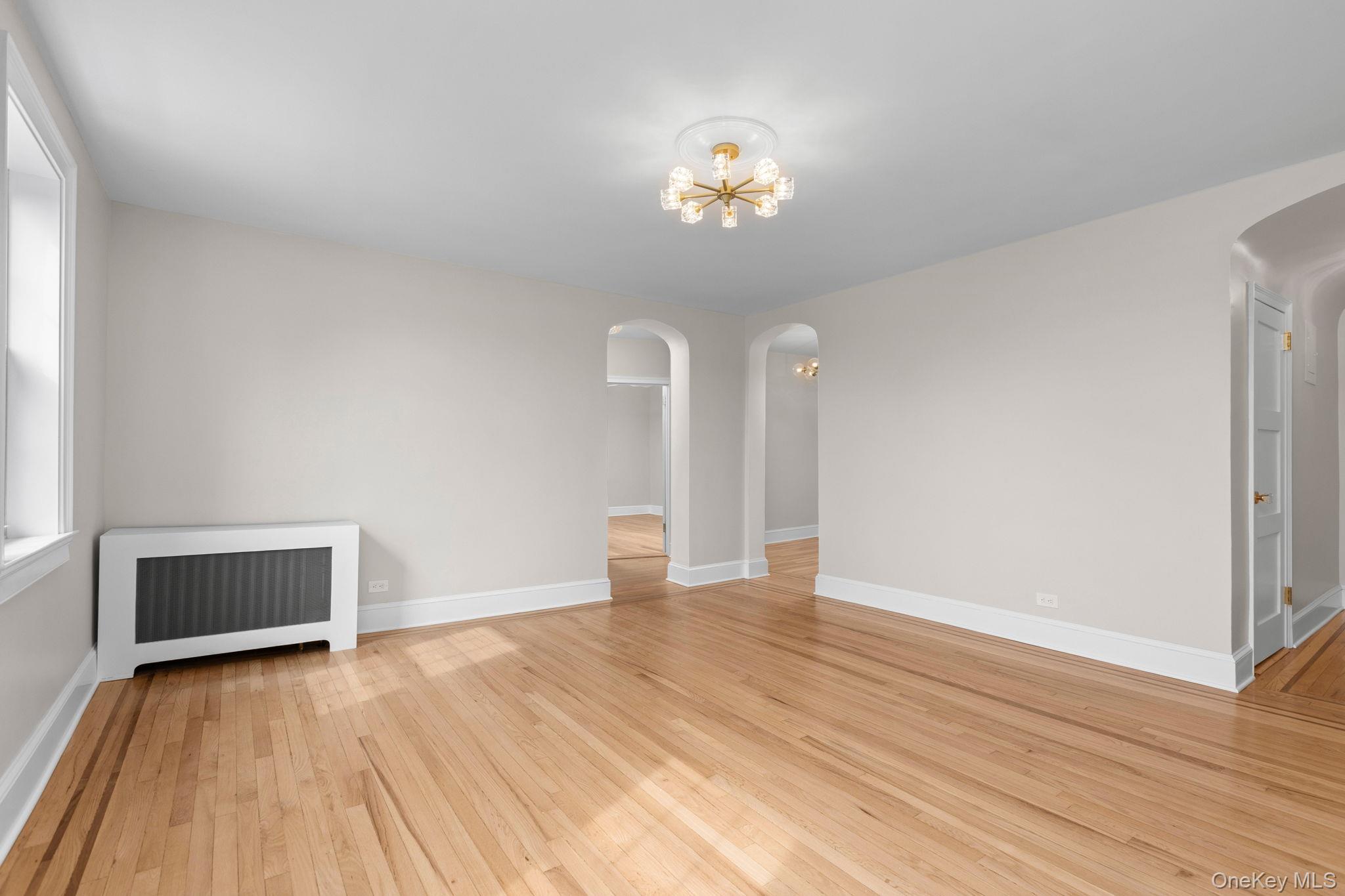 208 Centre Ave 4-b Property Photo 10