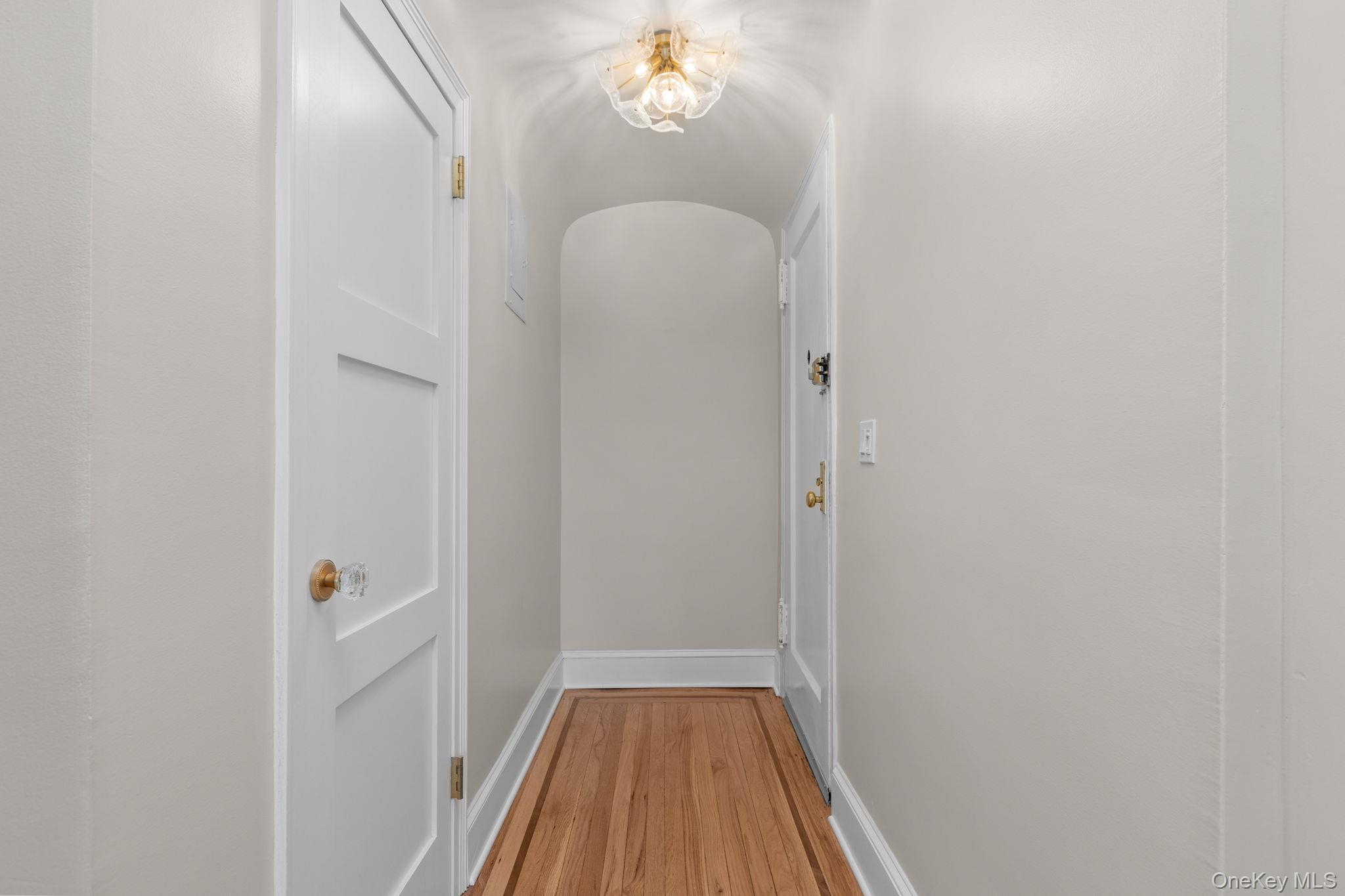 208 Centre Ave 4-b Property Photo 13