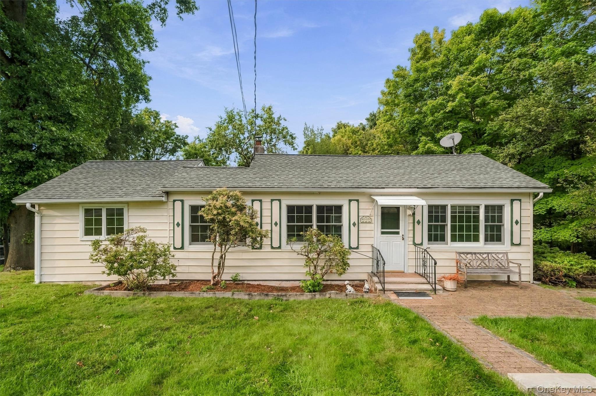 47 Orchard Lake Drive Property Photo 1