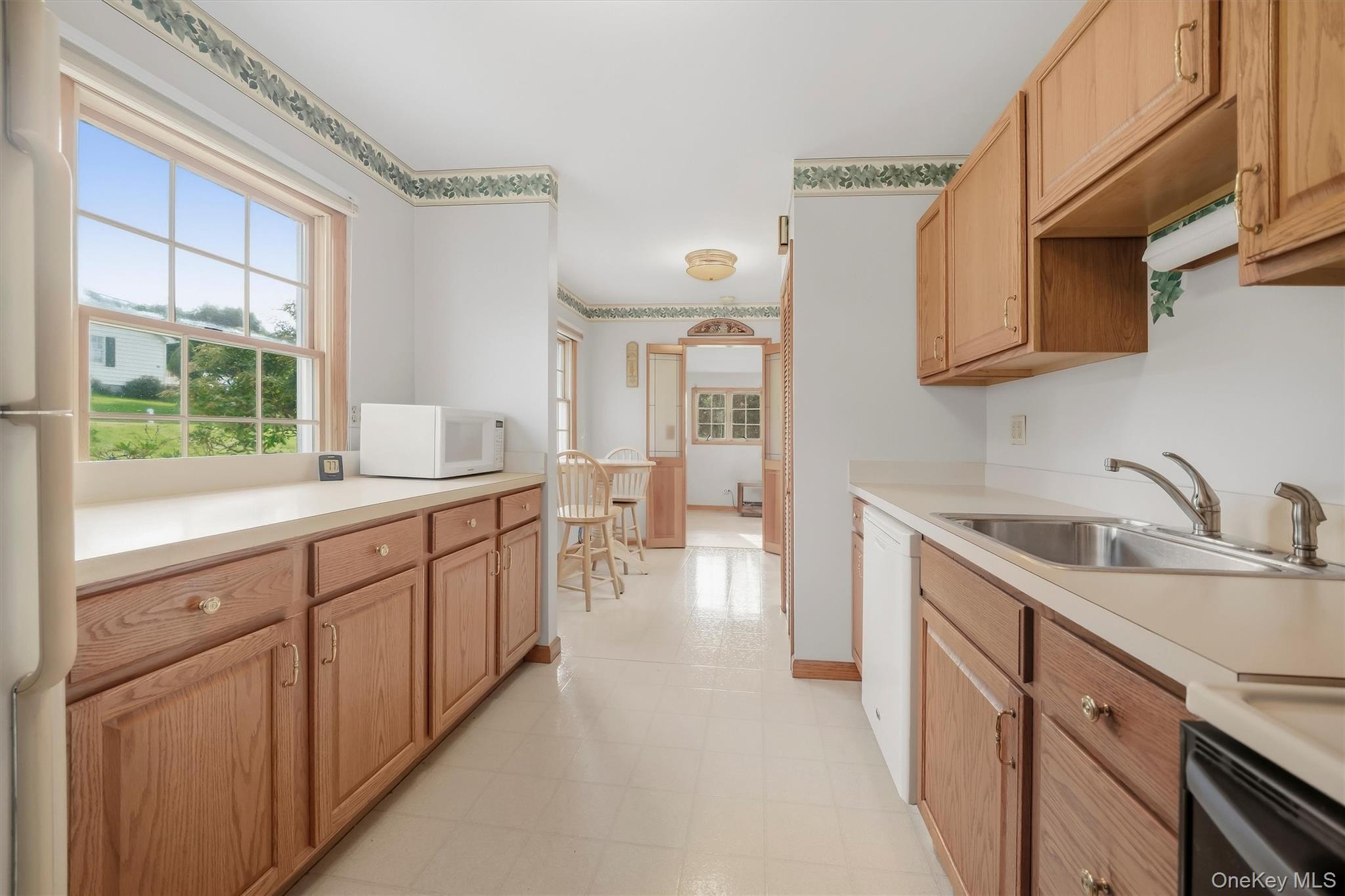 47 Orchard Lake Drive Property Photo 4