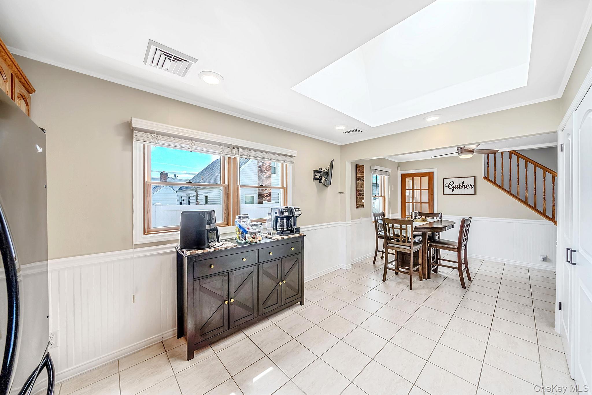 525 Secatogue Avenue Property Photo 11