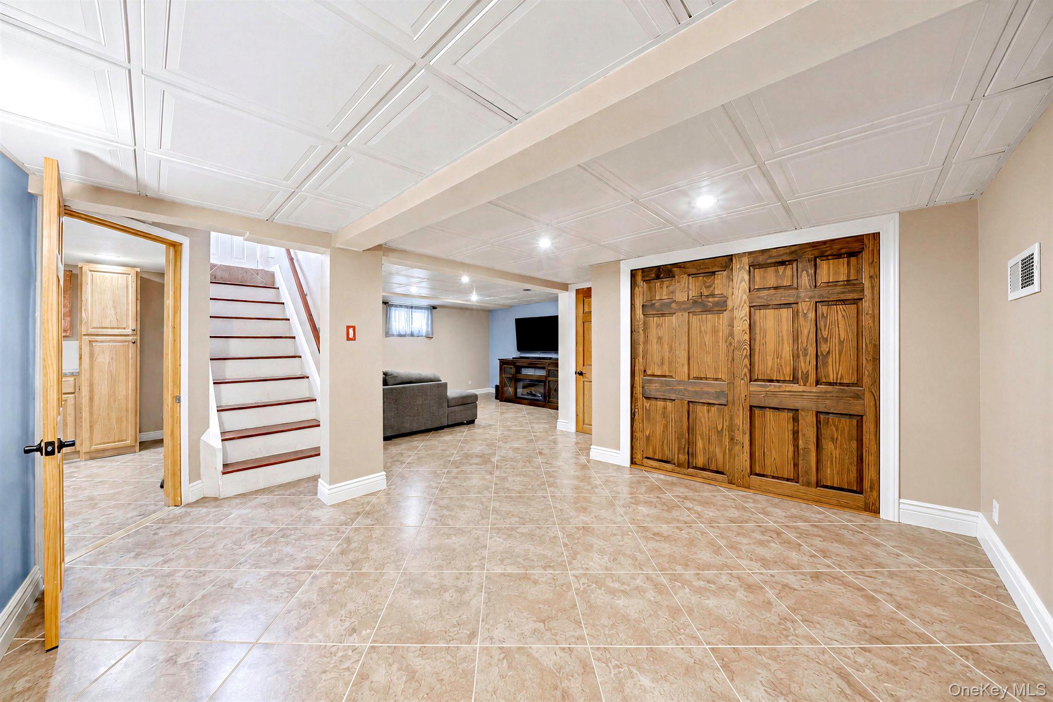 525 Secatogue Avenue Property Photo 22