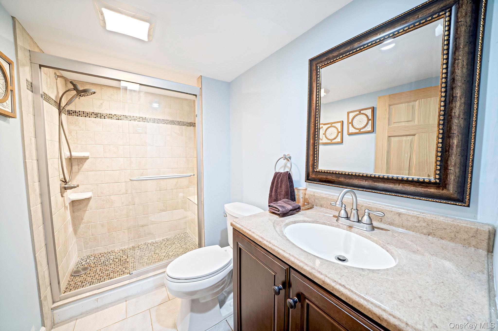 525 Secatogue Avenue Property Photo 28