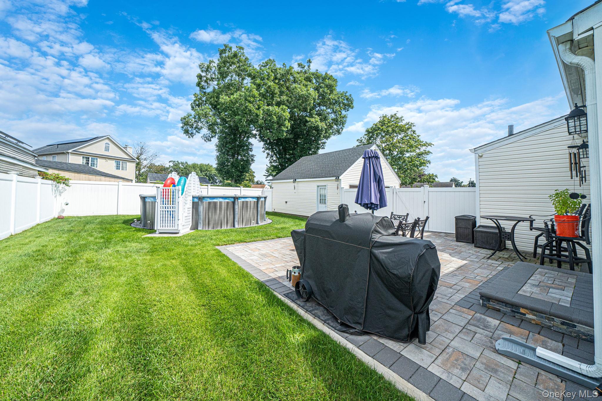 525 Secatogue Avenue Property Photo 32