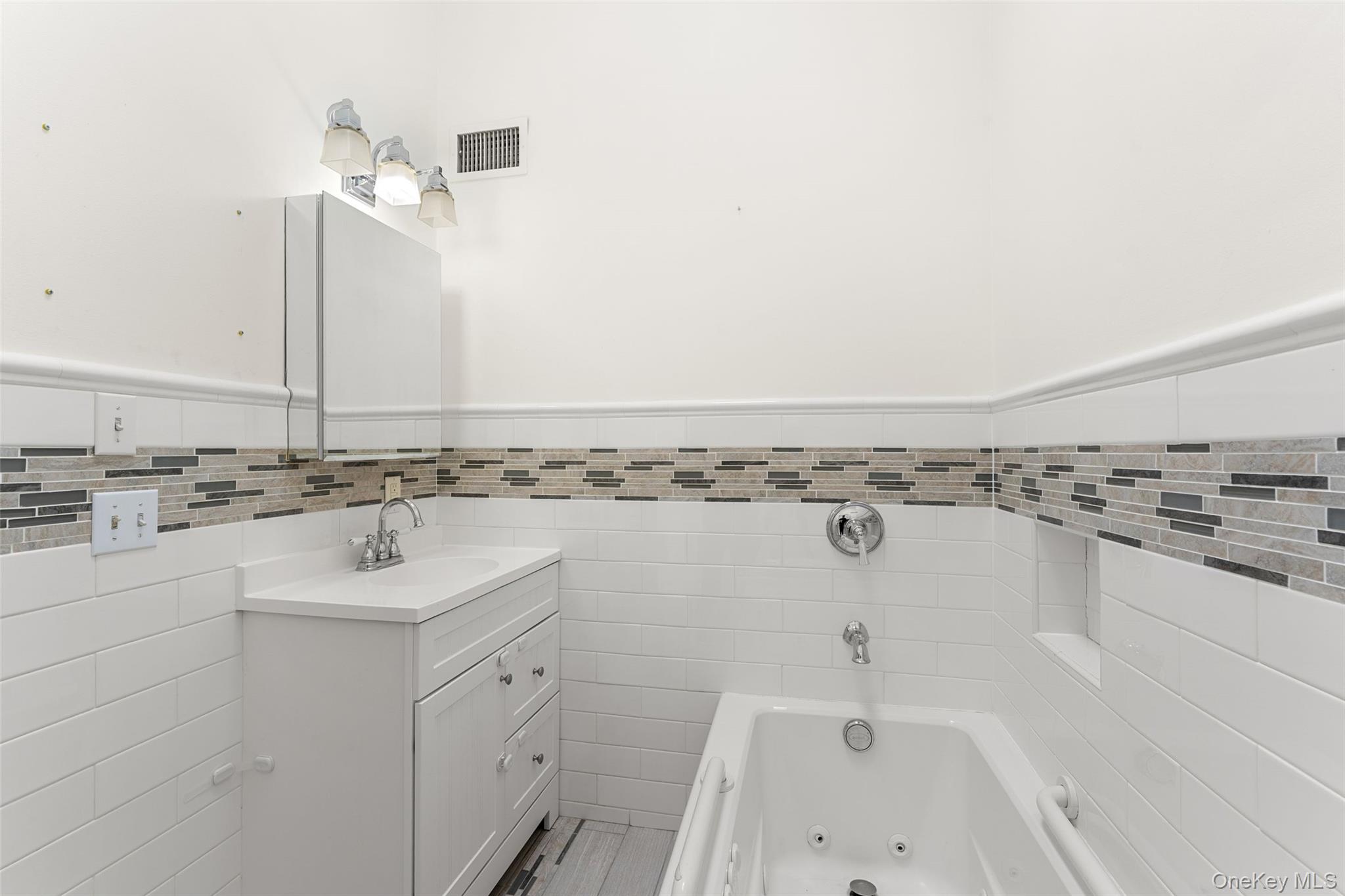 160 N Route 303 4 Property Photo 20