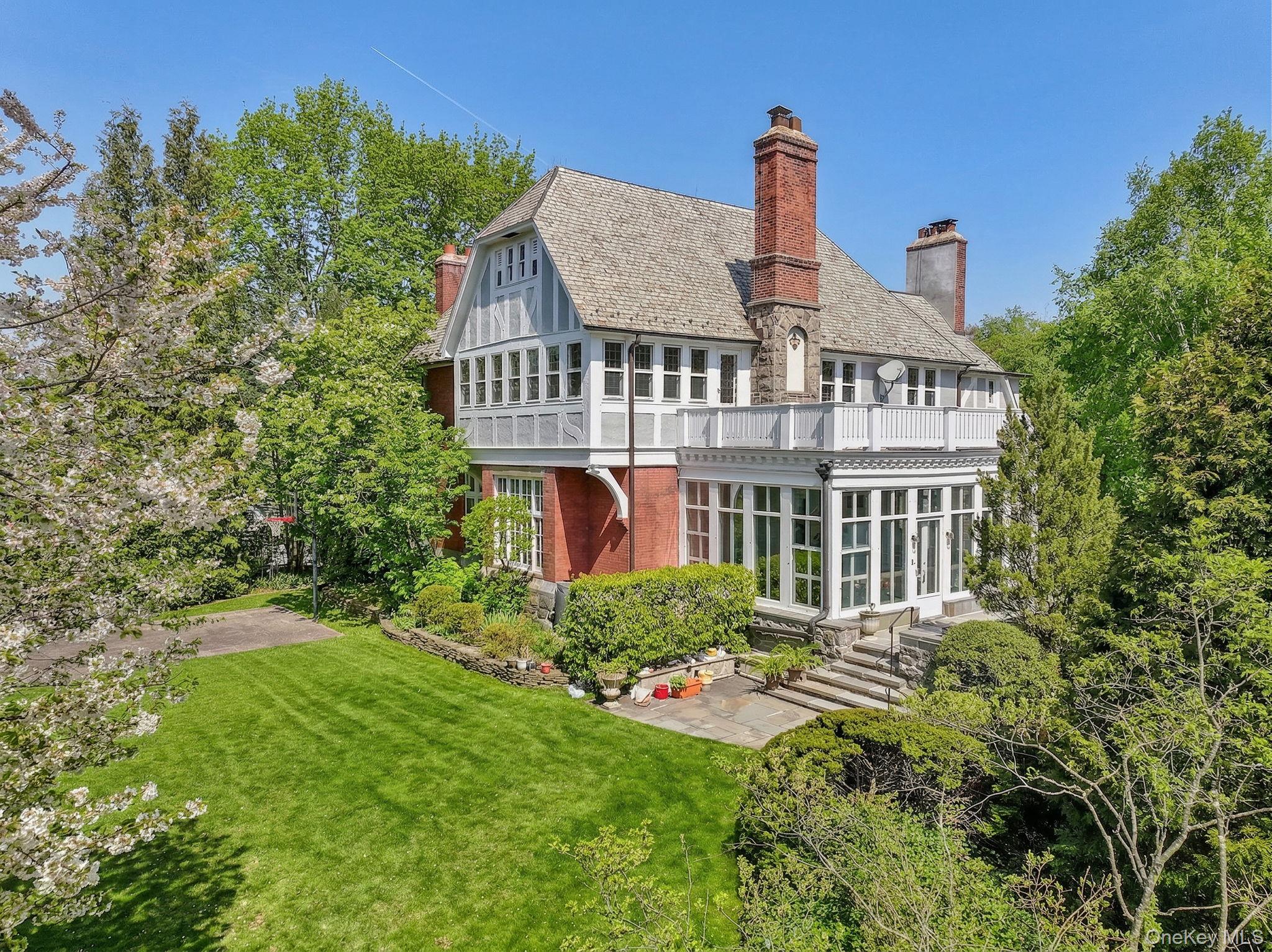 15 Hemlock Road Property Photo 1